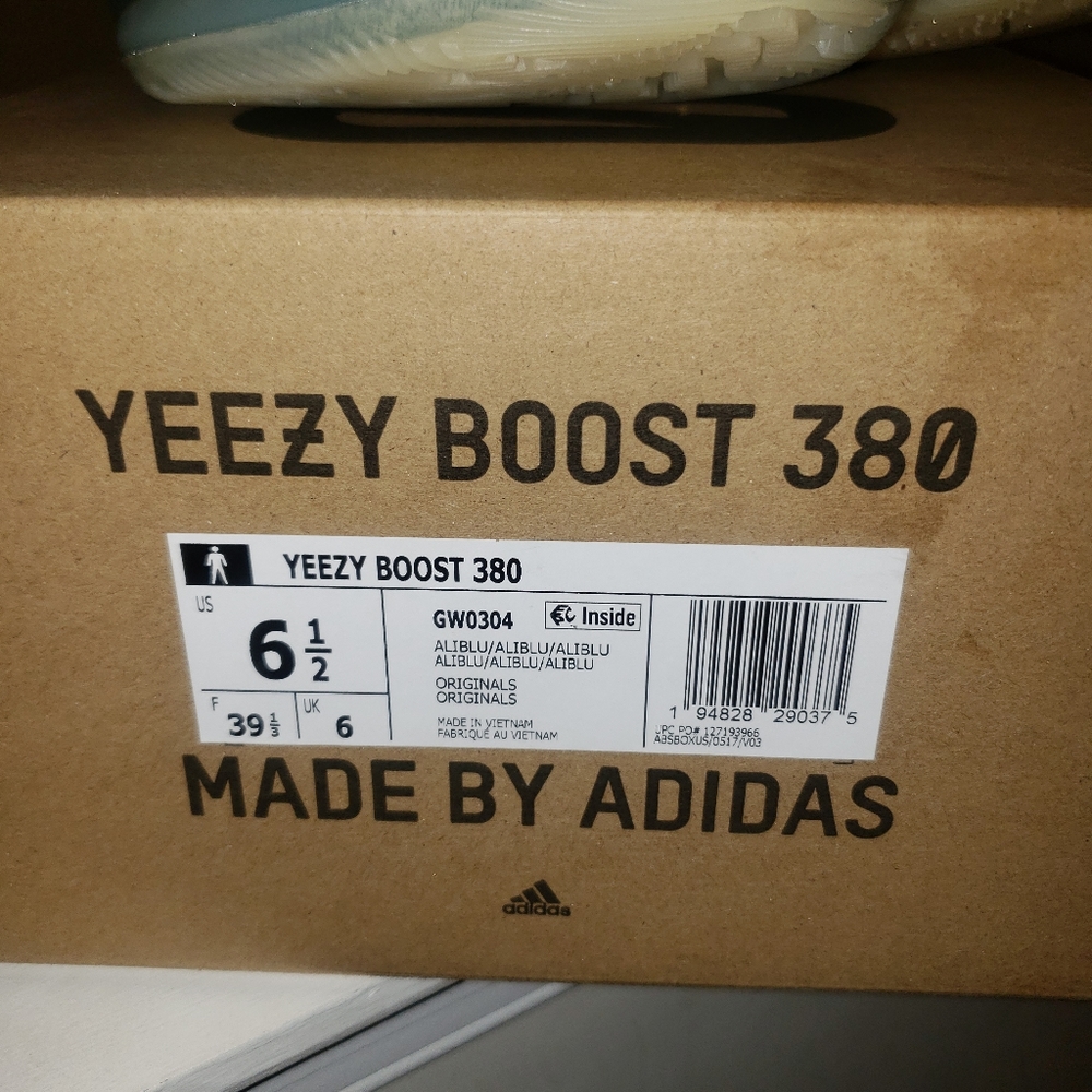 Yeezy Boost 380 - Picture 3 of 11